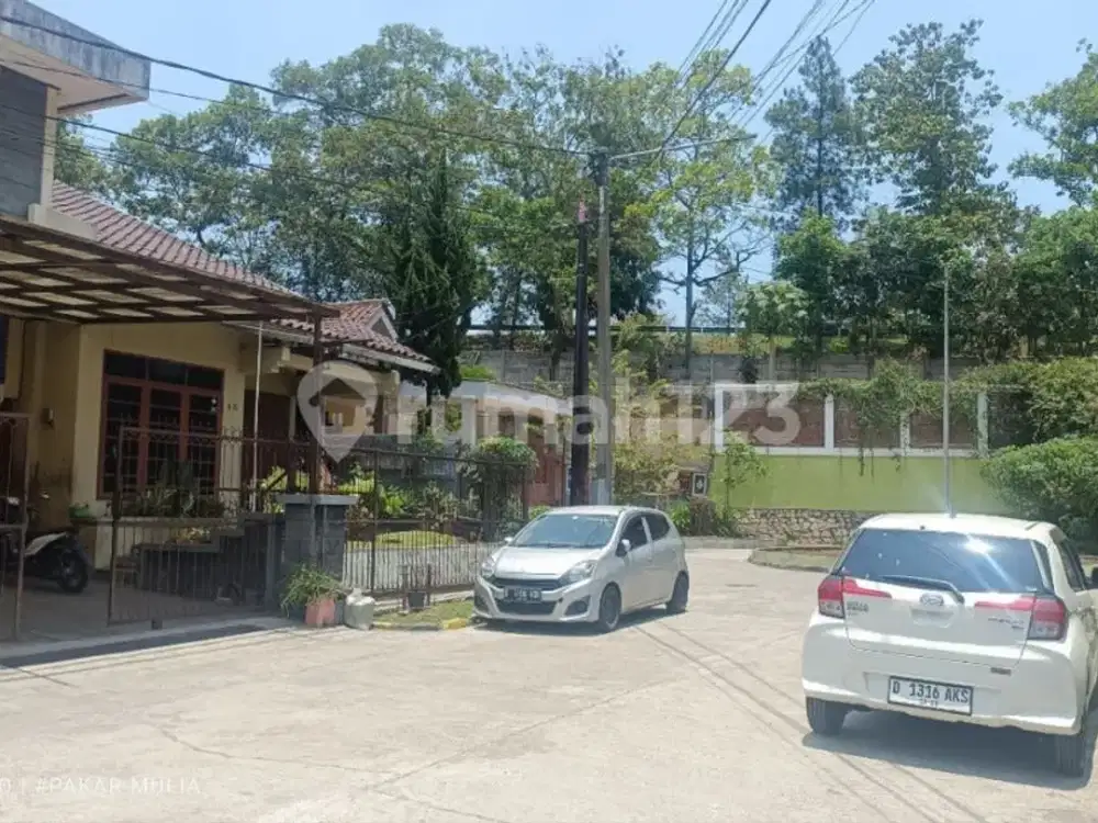 Rumah terawat lokasi bagus dekat tol pasteur bandung