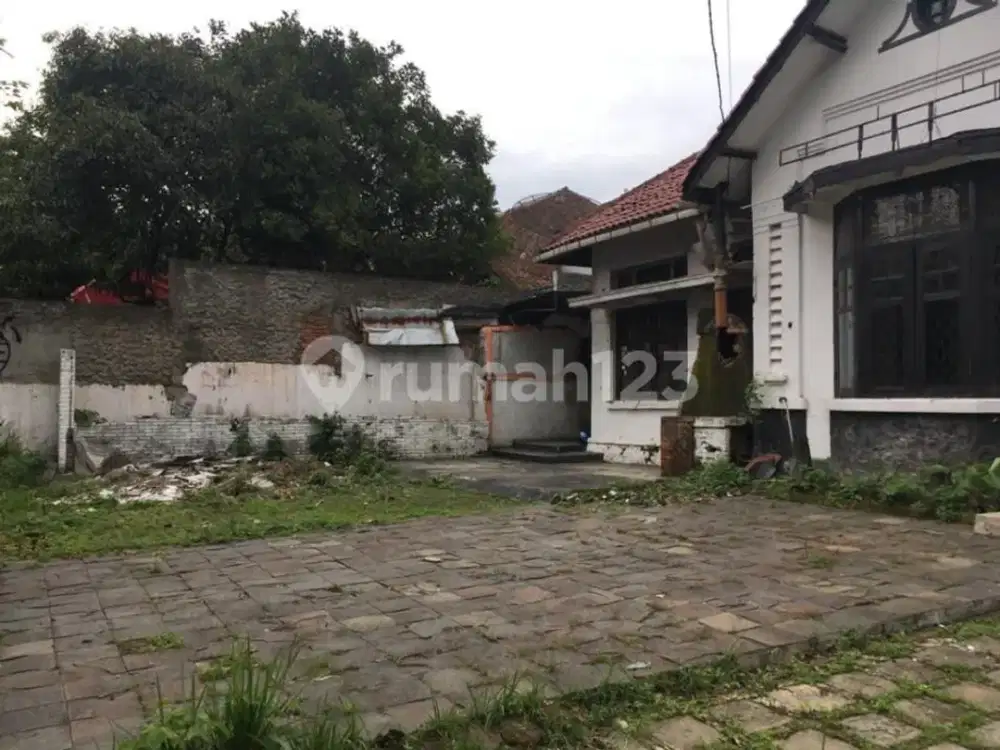 Rumah Strategis Usaha Dekat Taruna Bakti Sayap Riau Bandung