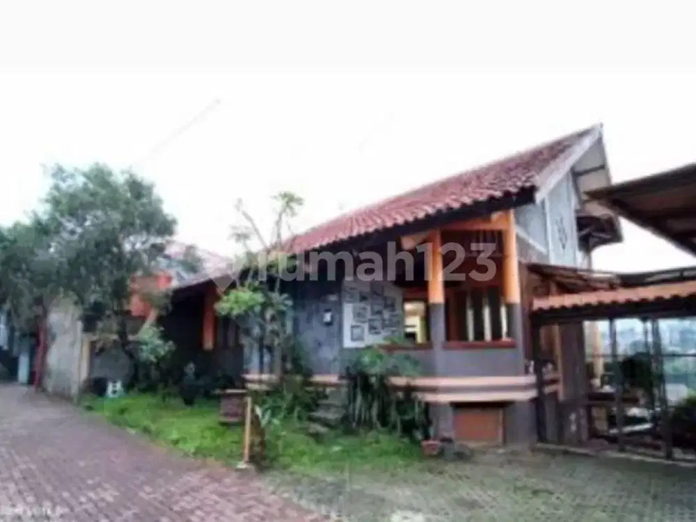 Turun Harga!! Rumah 3 Lantai Model Villa Area Cigadung