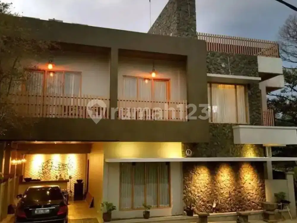 Dijual  villa Aktif Full Furnished Cigadung Dago Bandung