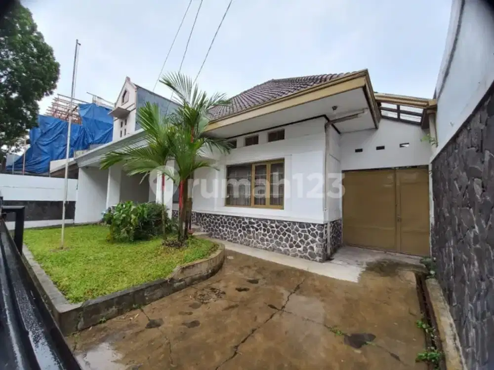 Rumah murah bangunan belanda strategis sayap riau bandung