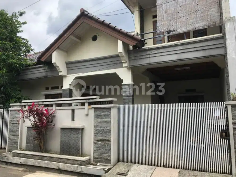 Rumah bagus strategis di margahayu raya bandung