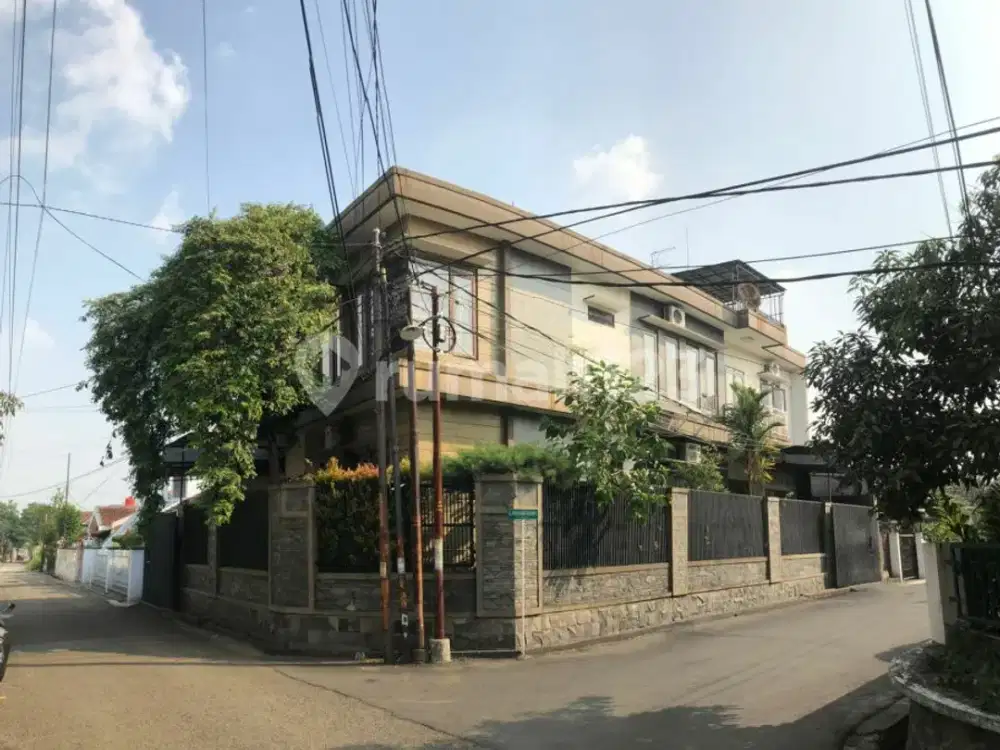 Rumah Terawat di Lokasi Strategis Sayap BKR Sriwijaya