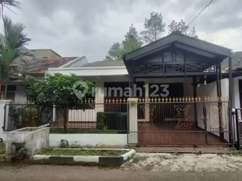 Jual Cepat Rumah terawat Dalam Komplek Antapani
