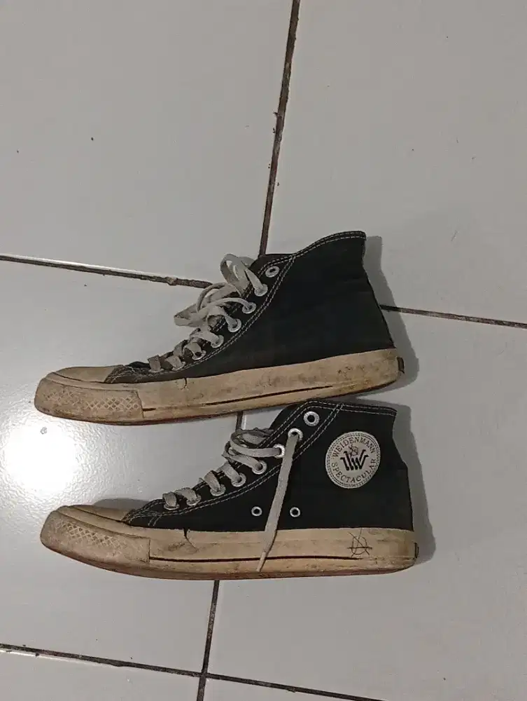 sepatu sekolah warior