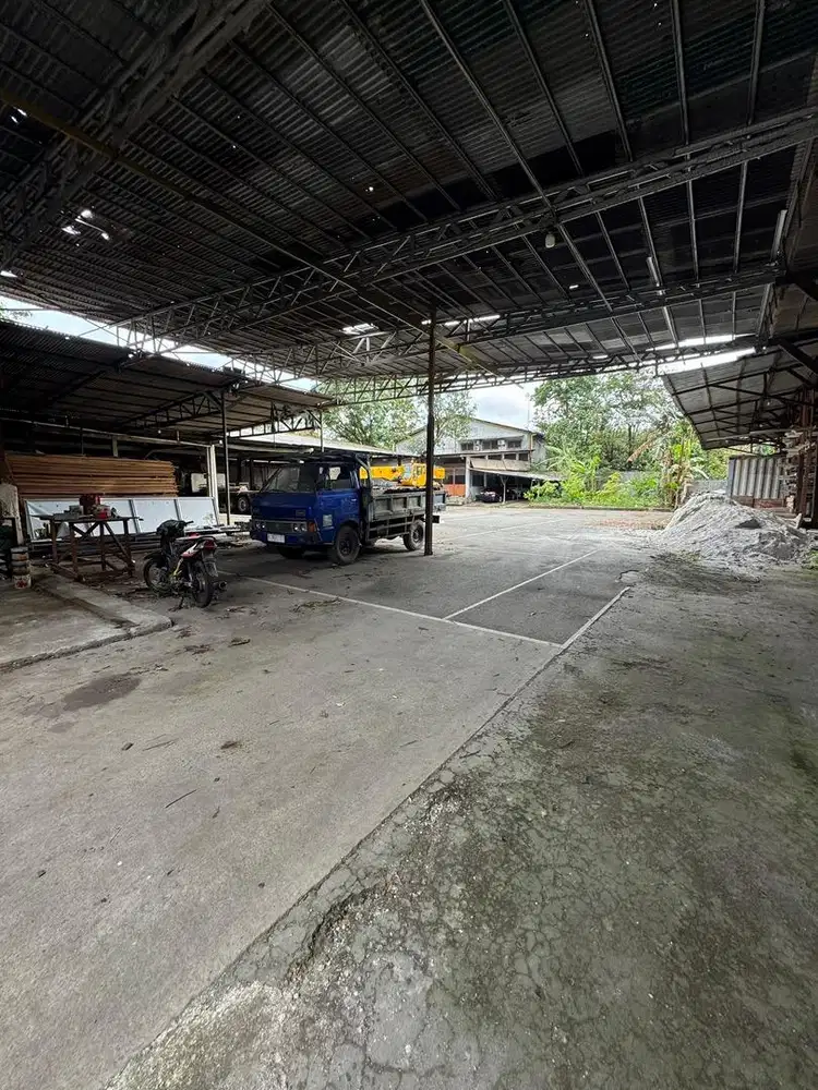 Dijual Tanah beserta Bangunan bekas Pabrik Cat