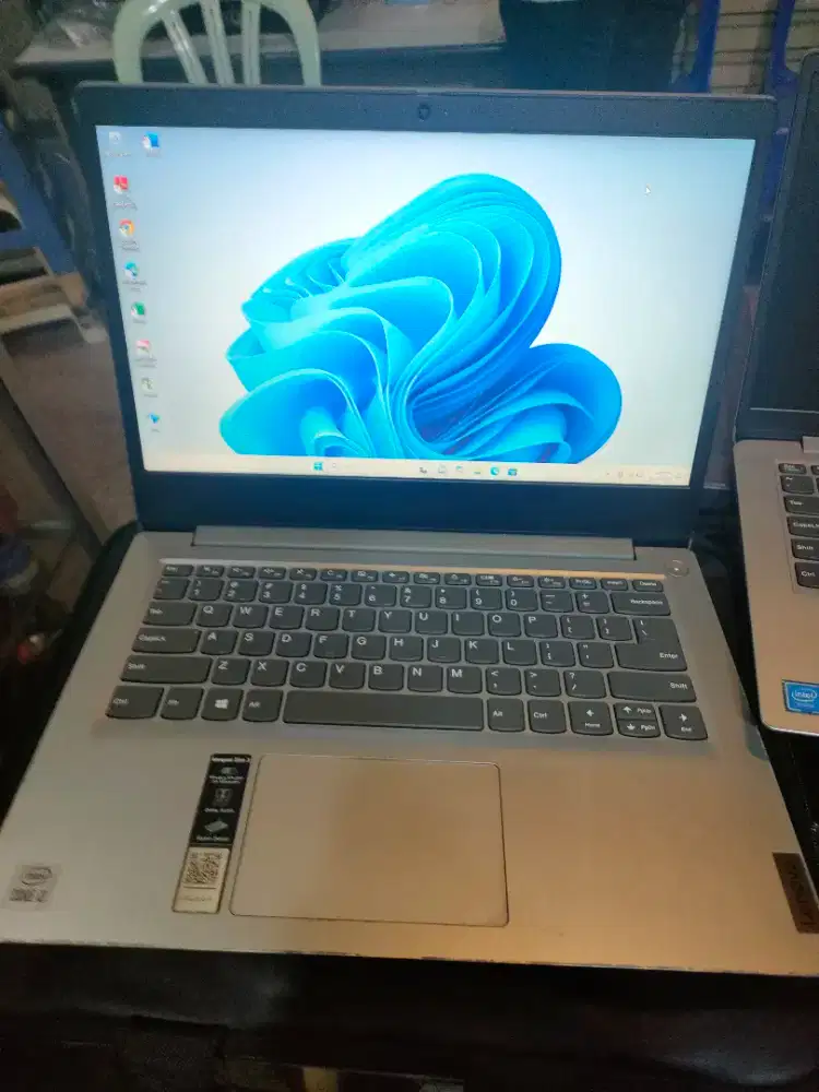Jual laptop lenovo slim core i3 gen10 Ram 4Gb ssd 512Gb