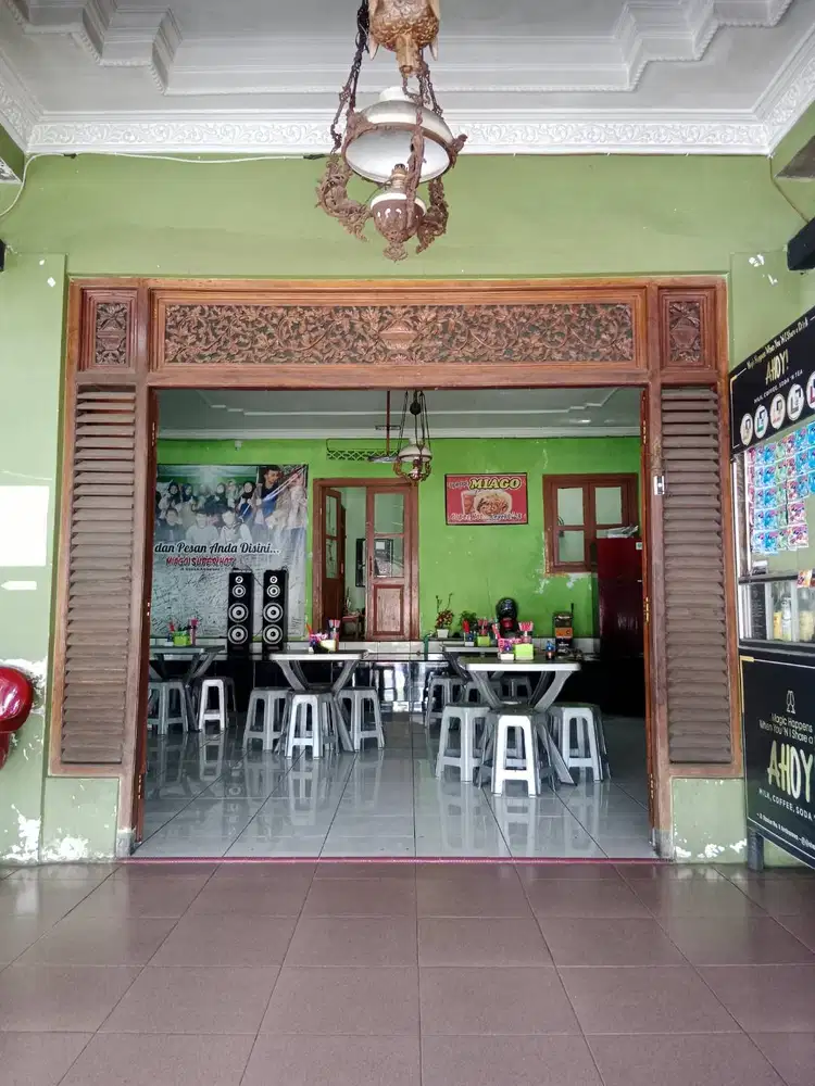 Dijual ex warung set meja kursi plastik warna netral abu-abu