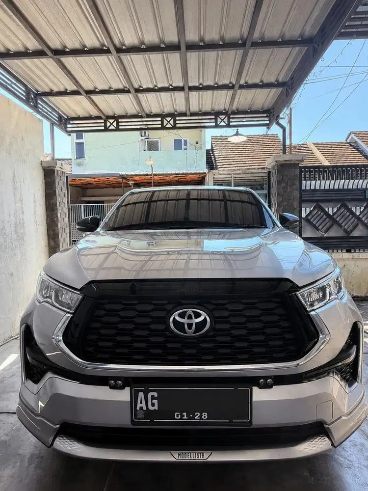 Toyota Innova Zenix V HV CVT Modellista Hybrid - AT 2.0