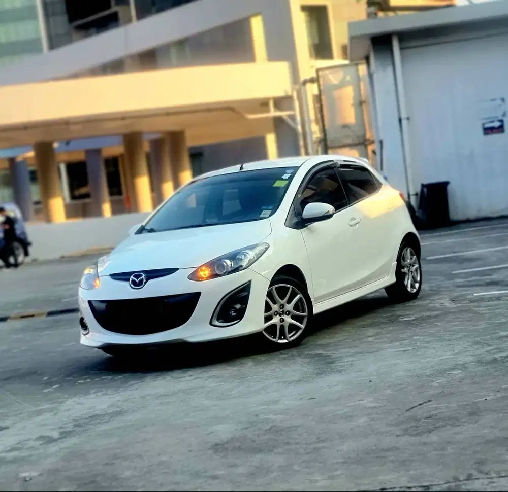 Mazda 2 RZ AT 2013 LOW KM CASH KREDIT