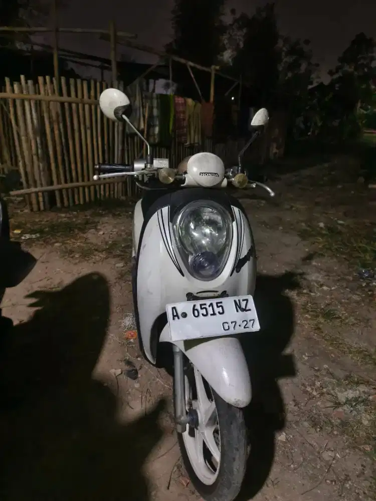 Dijual motor scoopy 2012 lengkap langsung chek