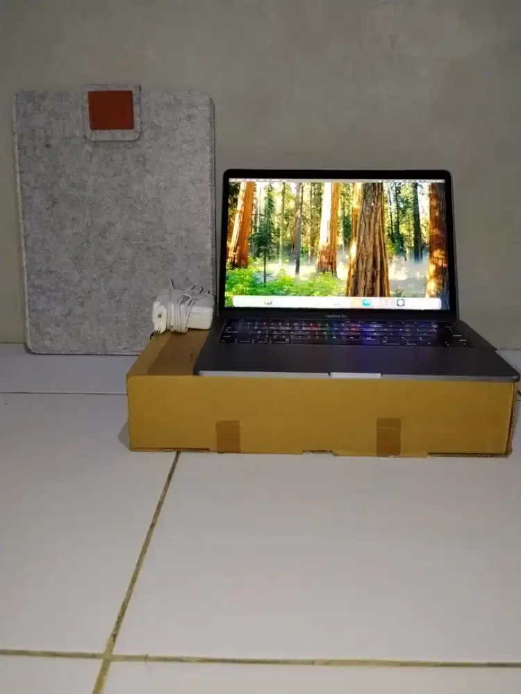[BH 92%] Macbook Pro 2019 8/256 TouchBar 4 Port C Space Grey