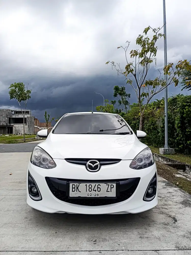 Mazda 2 RZ 2012 A/T