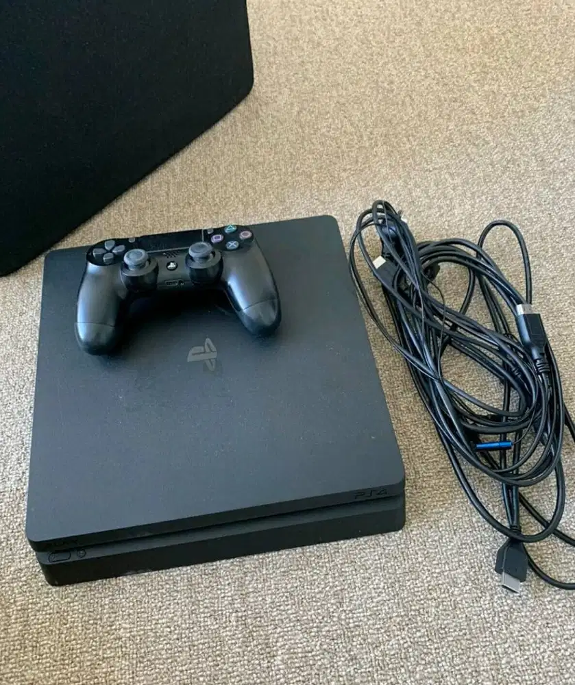 PS 4 PRO jual butuh
