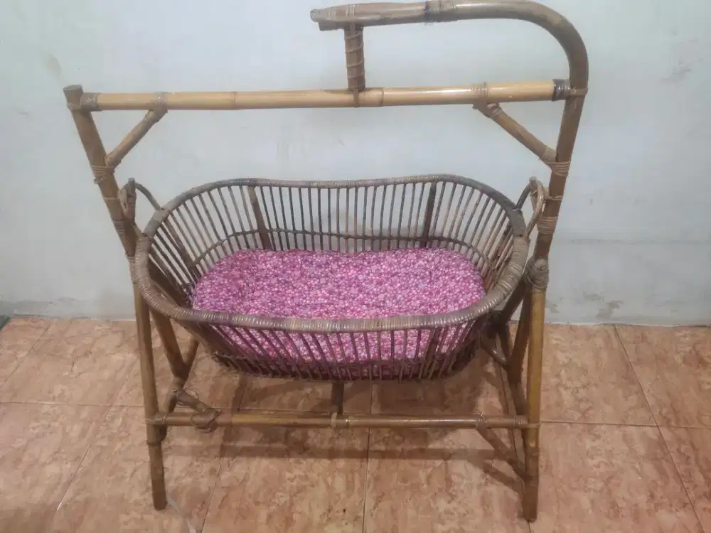Dijual ayunan rotan bayi