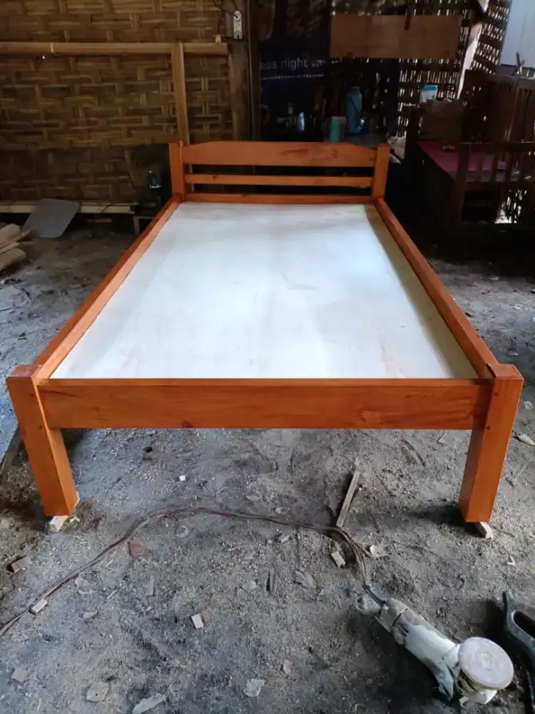 Jual tempat tidur minimalis