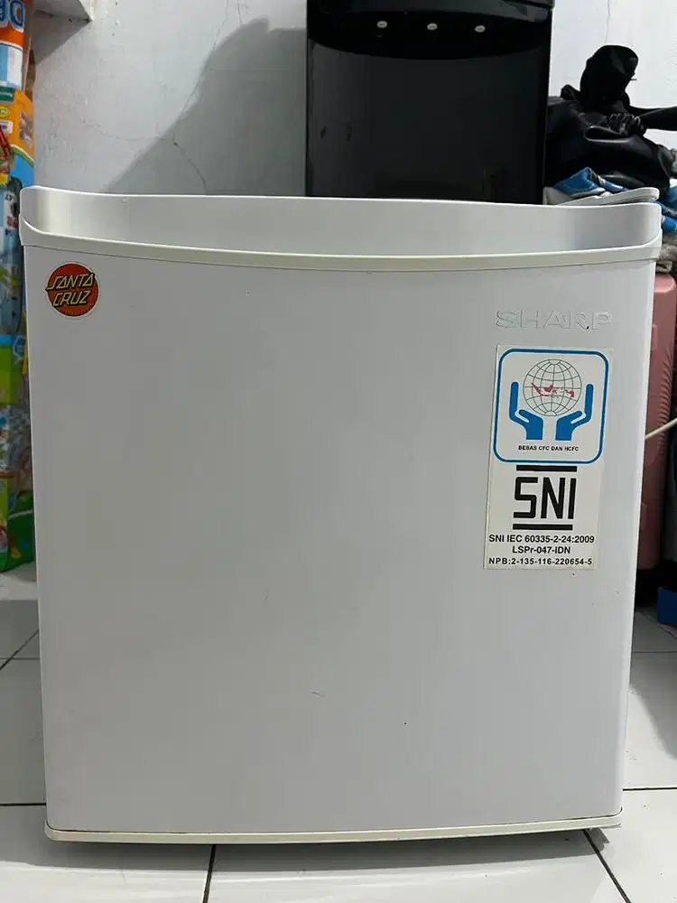Mini Bar SHARP SJ-50MB-XW 45 Liter