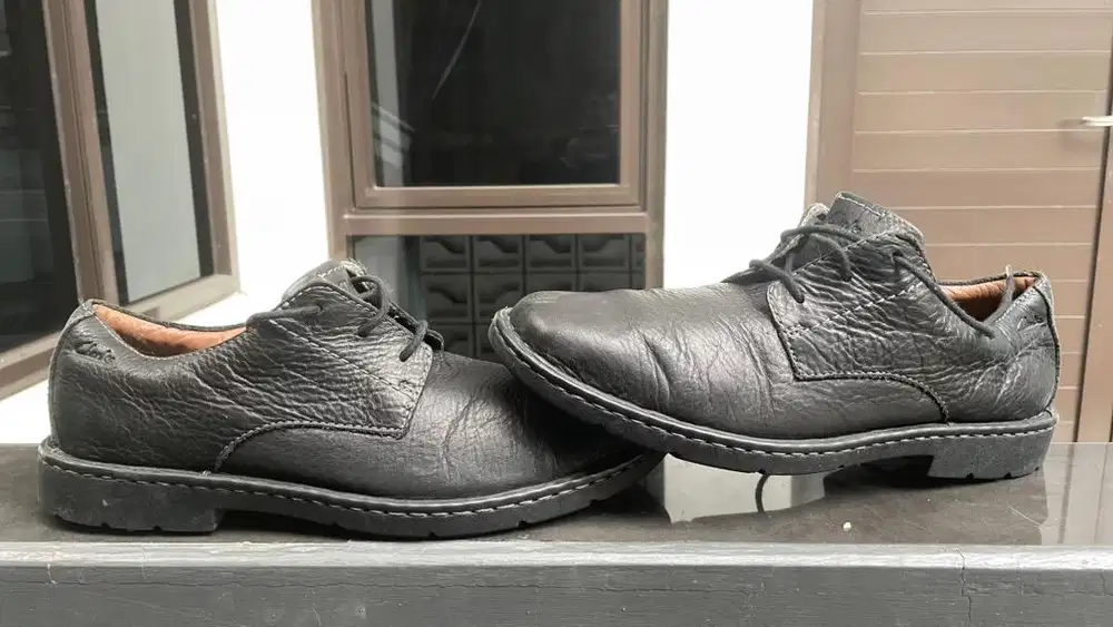 pantofel clarks kulit sz 46