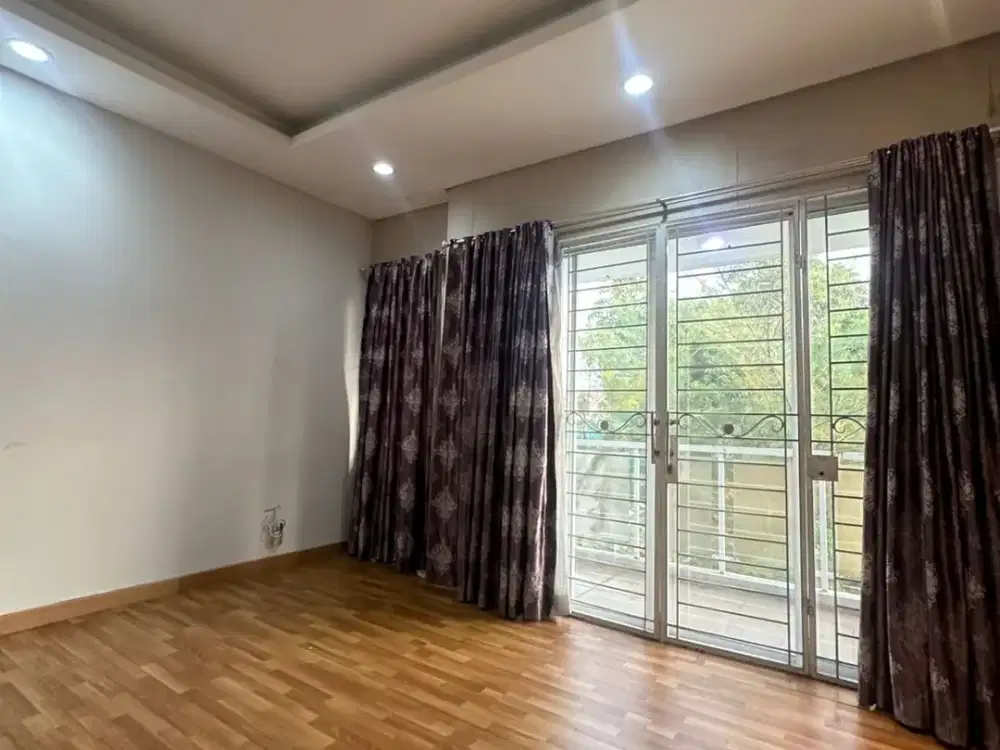 Rumah Green Lake City, Amerika Latin 10x18, SHM, 4 BR,