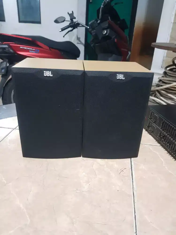 Sepasang speaker JBL CSR30 made in usa