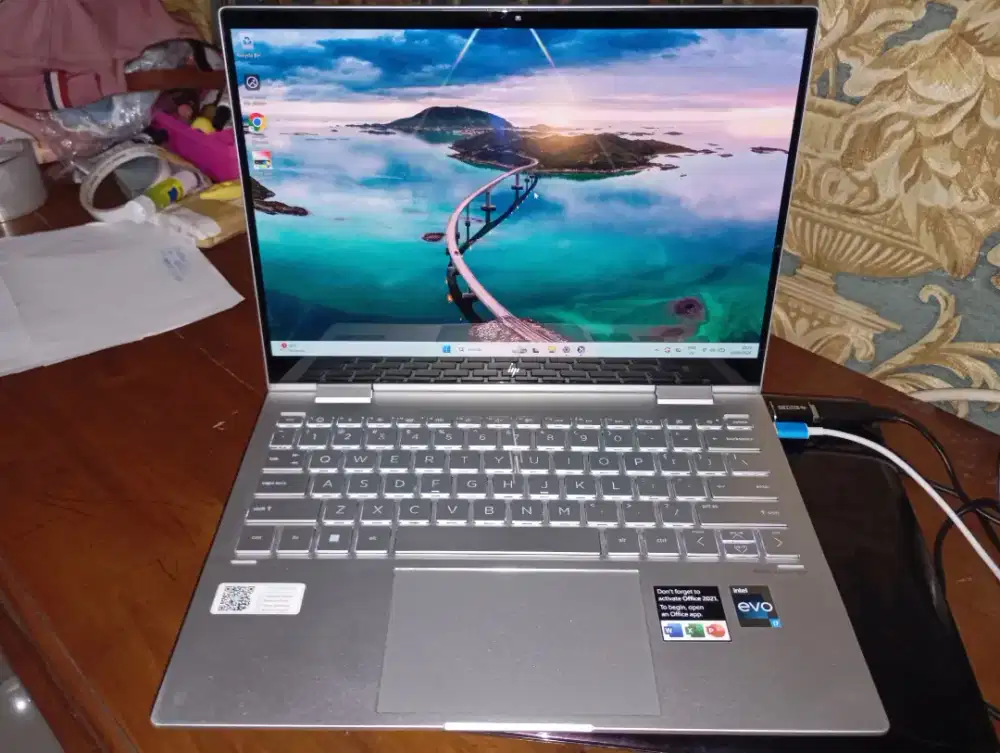 HP ENVY x360 13 bf0107TU core i7 1250U 16GB 1TB SSD touchscreen OLED
