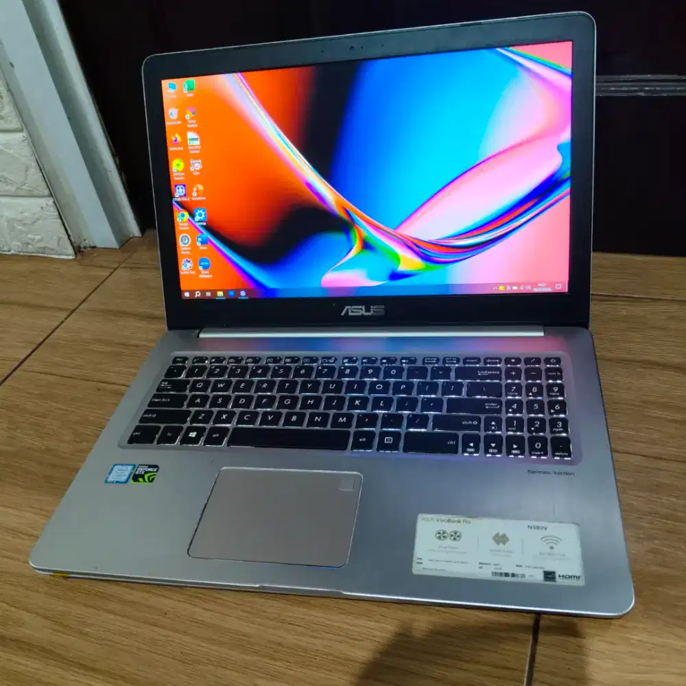 Laptop Asus Gaming Desain Slim Premium