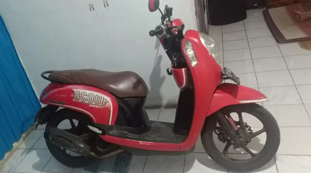 Dijual Honda Scoopy Merah  – Stylish, Irit, Siap Pakai!