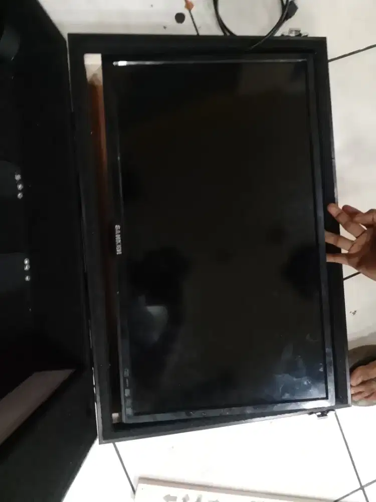 Terima jual tv led 24 in