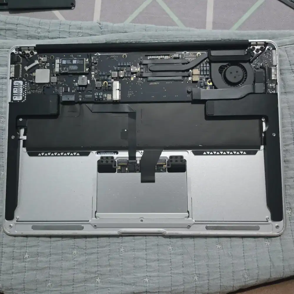 Macbook air 2017 13.3 ram 4Gb minus mati total