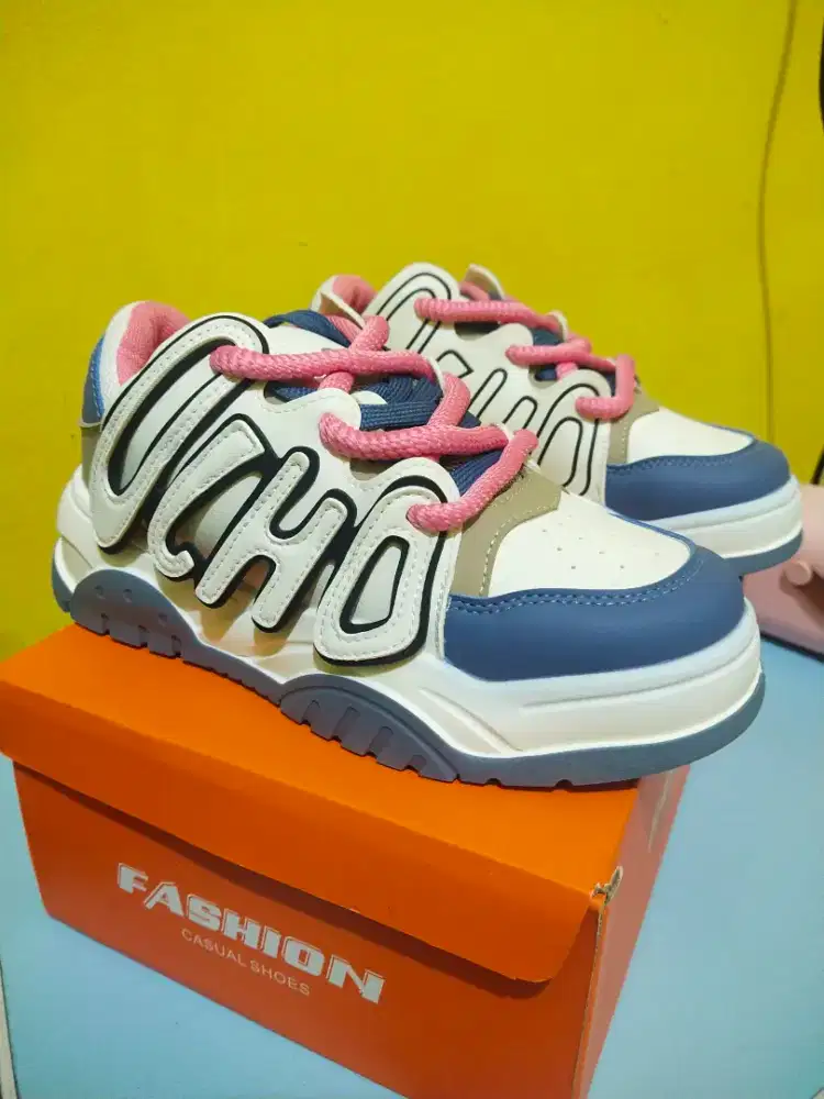 Sepatu fashion cewek
