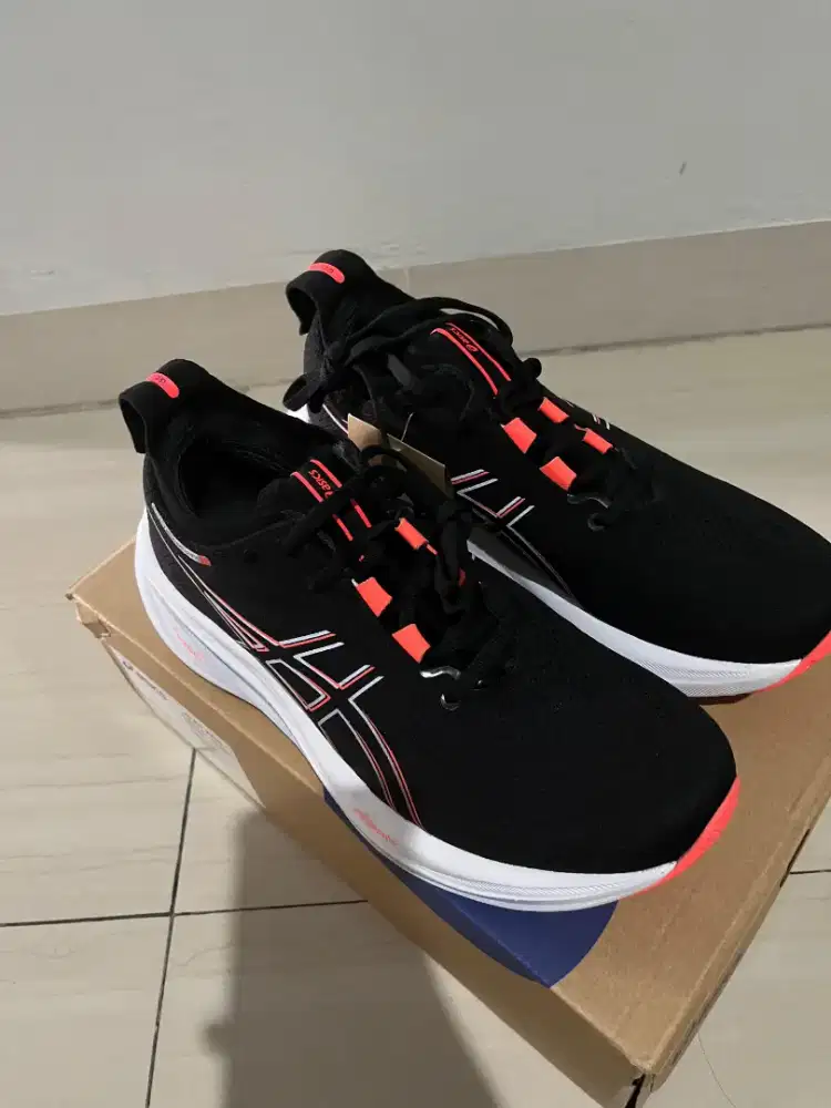 Sepatu Lari Asisc