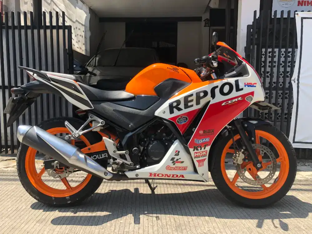 CBR150R 2015 REPSOL