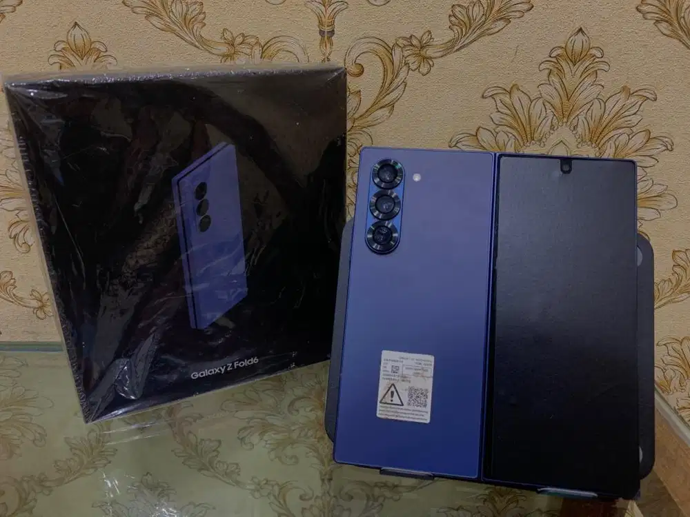 Second Like New Galaxy Z Fold6 12/256 Sein