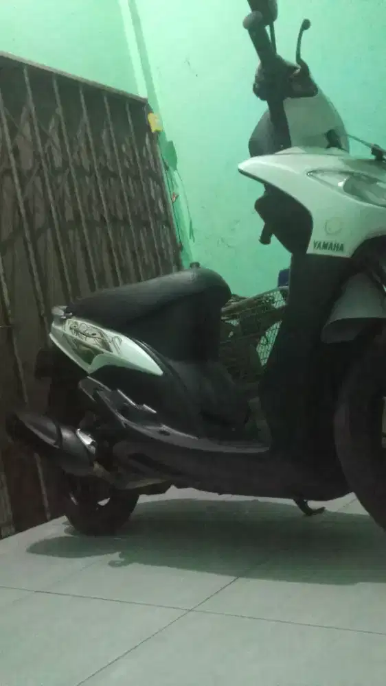 Mio putih kondisi tunggal pakai surat bpkb