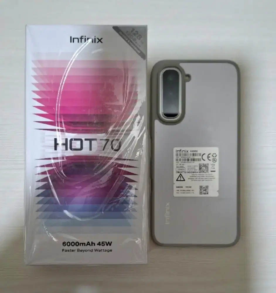 INFINIX HOT 70 - SILVER RAM 12 (6 + 6 GB) / 128 GB