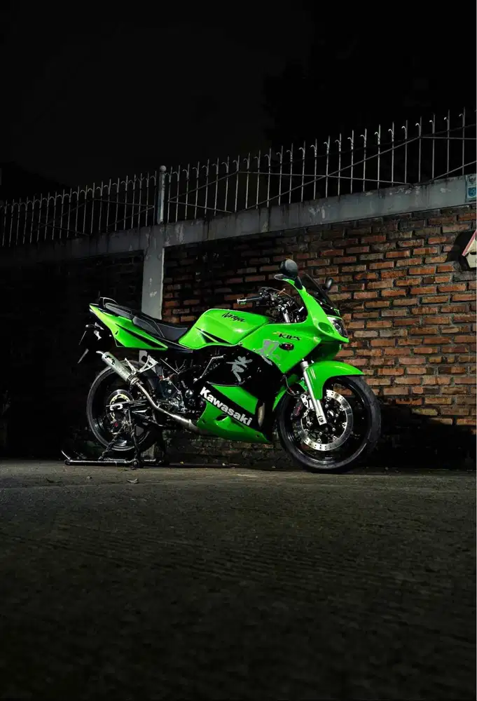 Kawasaki ninja 150RR/zx-150RR se gen4 2011 modif hedon,istimewa