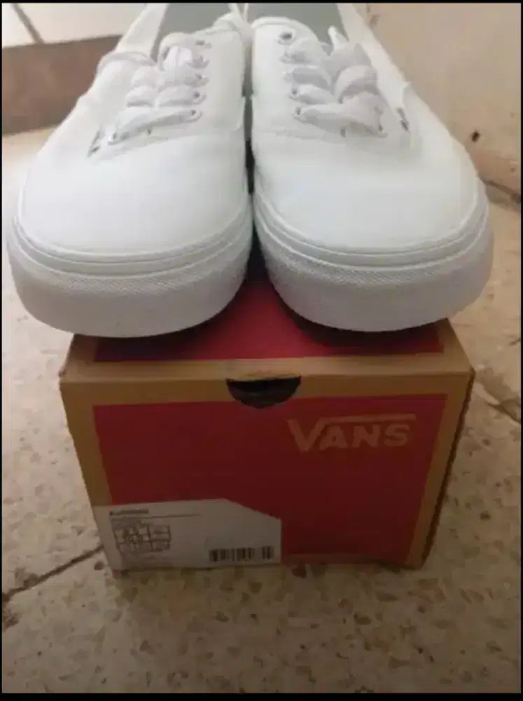 SEPATU VANS AUTHENTIC