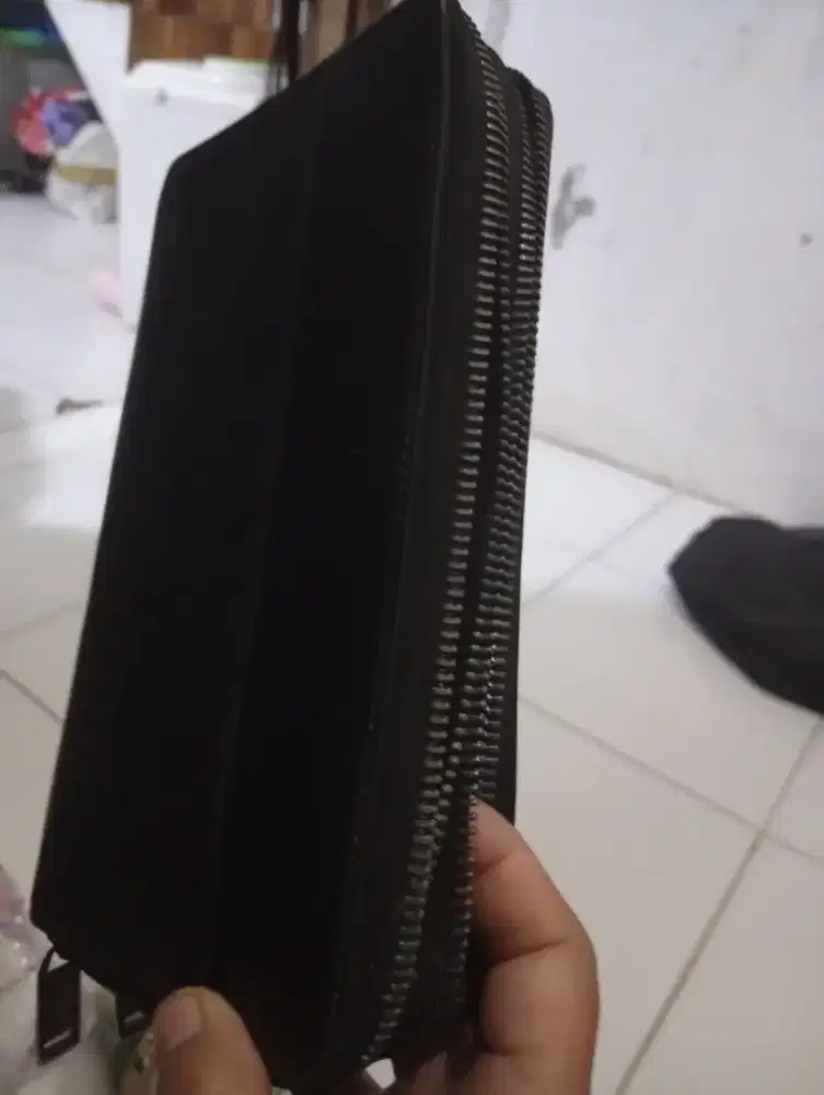 Dompet besar kuat banyak space dan resleting dalam