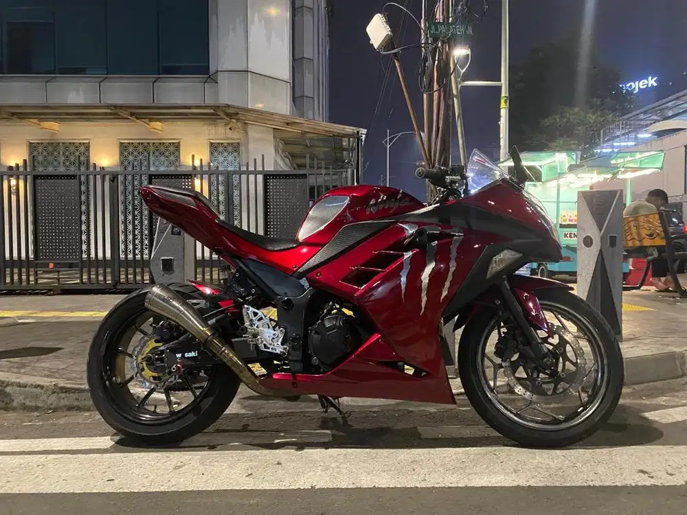 Di jual ninja 250 Fi 2 Slinder merah ganteng