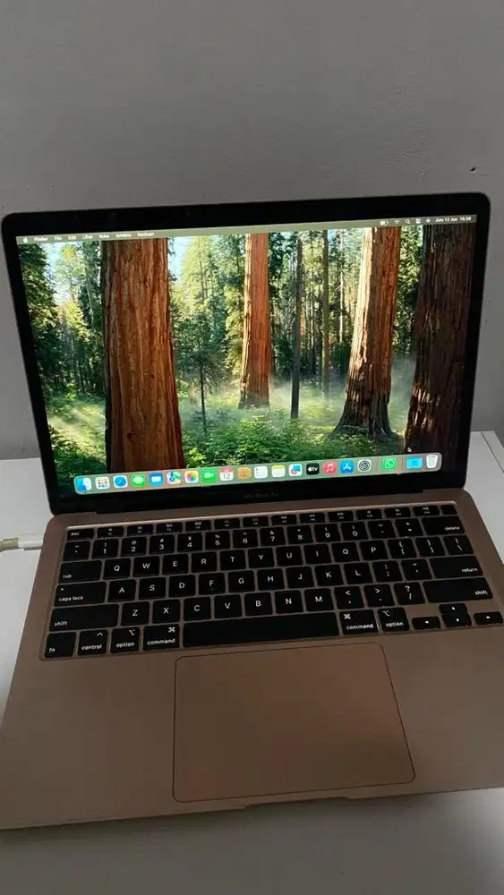 Macbook air 2020 i3 256gb