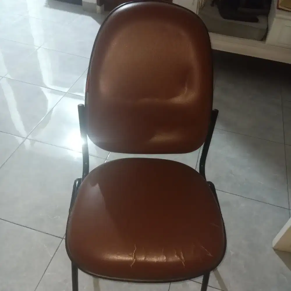 Kursi kantor bekas murah