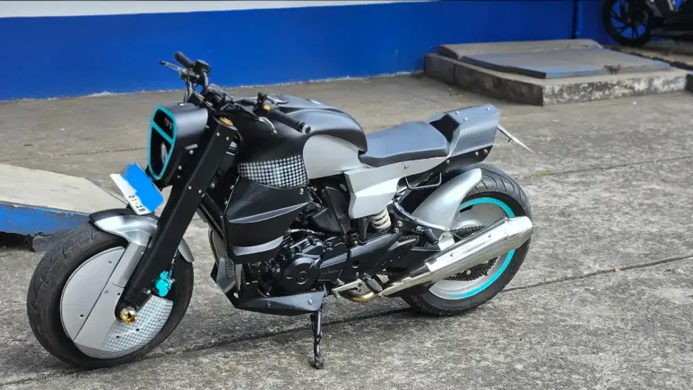Lepas koleksi pribadi motor sehat low KM