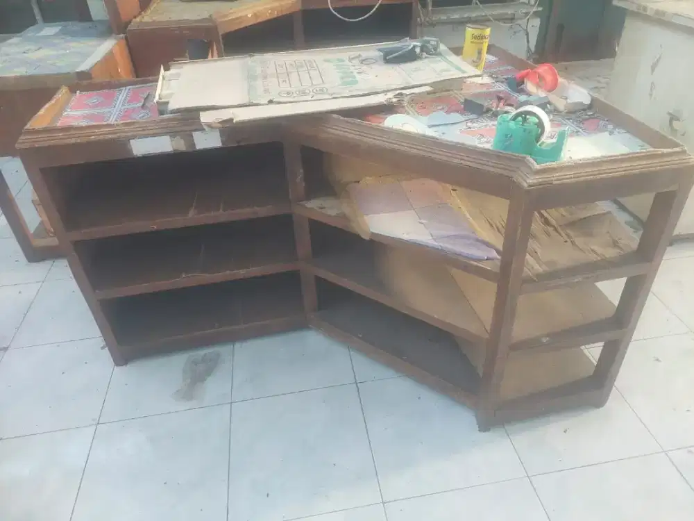 Meja toko barang
Bahan kayu
Ada 2
Ukuran 100*140
Tinggi 75cm