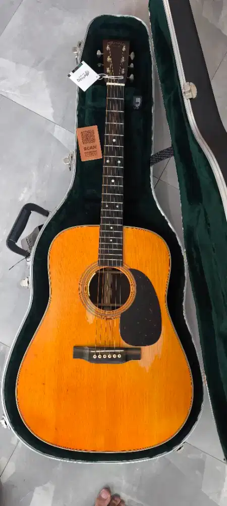 Gitar akustik Martin D28 Street Legend