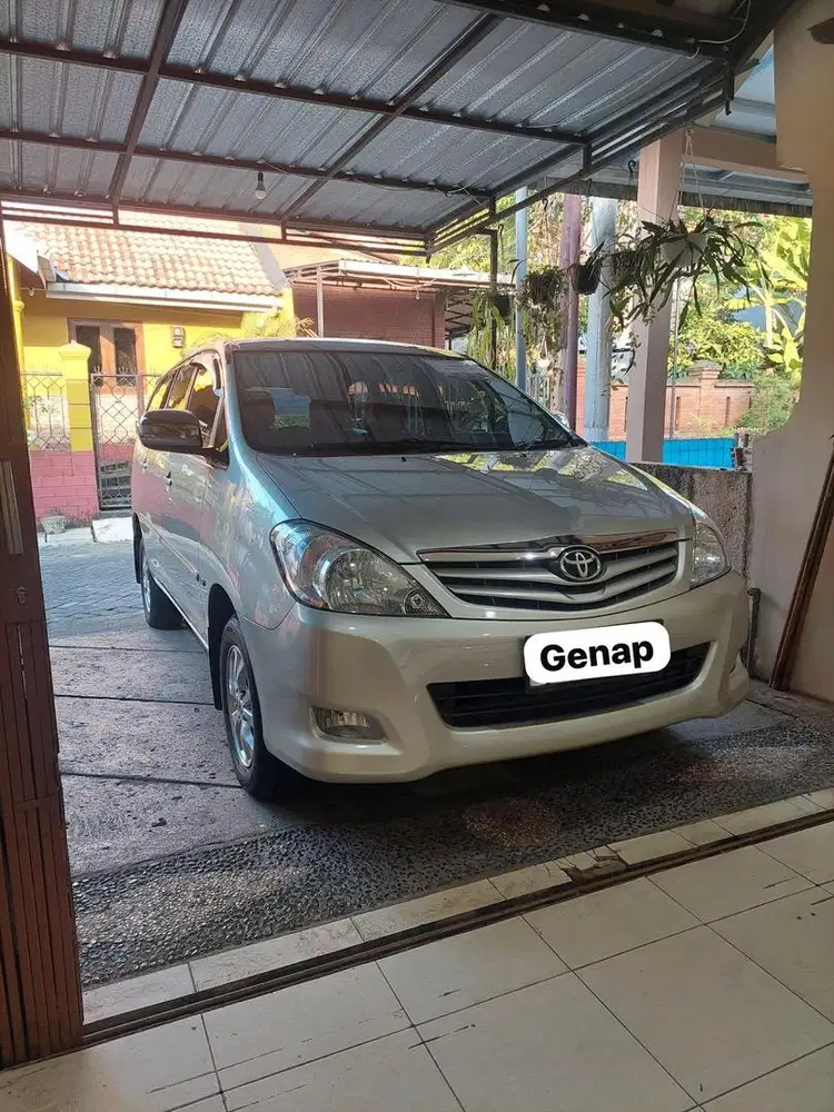 Kijang Innova G Luxury Matic Bensin 2009 ISTIMEWA