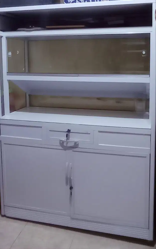 Etalase buat jualan