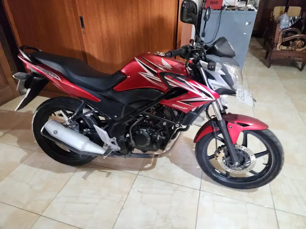 Cb150r merah 2013 awal apik an Gbm