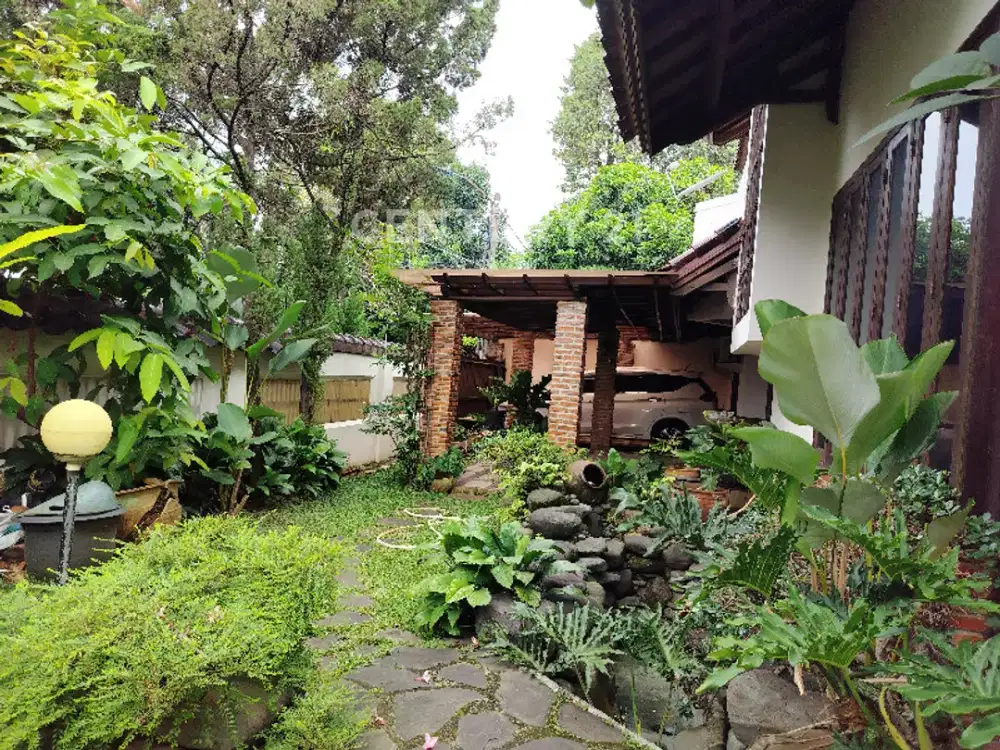 Rumah Di Lokasi Tenang Dan Asri, Dekat Ke Statsiun MRT Lbk Bulus