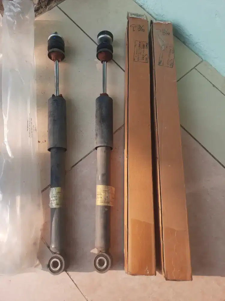 Dijual Shockbreaker Belakang Original Suzuki Ertiga / XL7