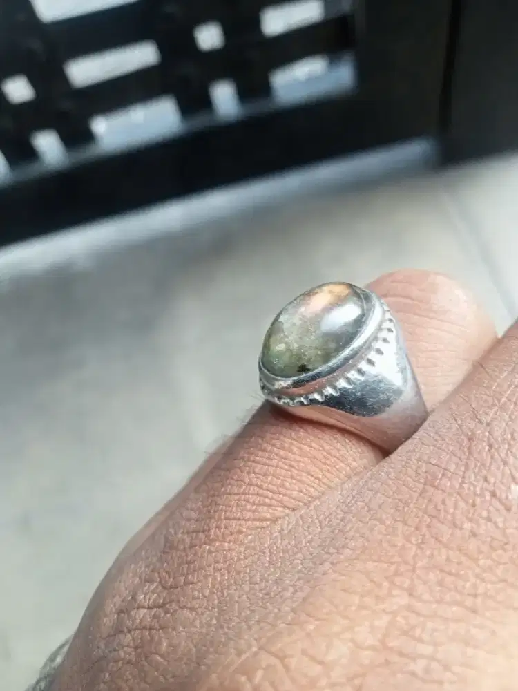 Batu cincin lambrador ster merah